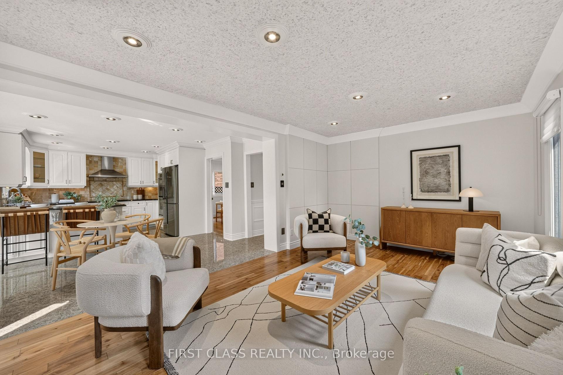 Photo 15 of 19 Tomlinson Circle, Markham, Buttonville — HOMEH
