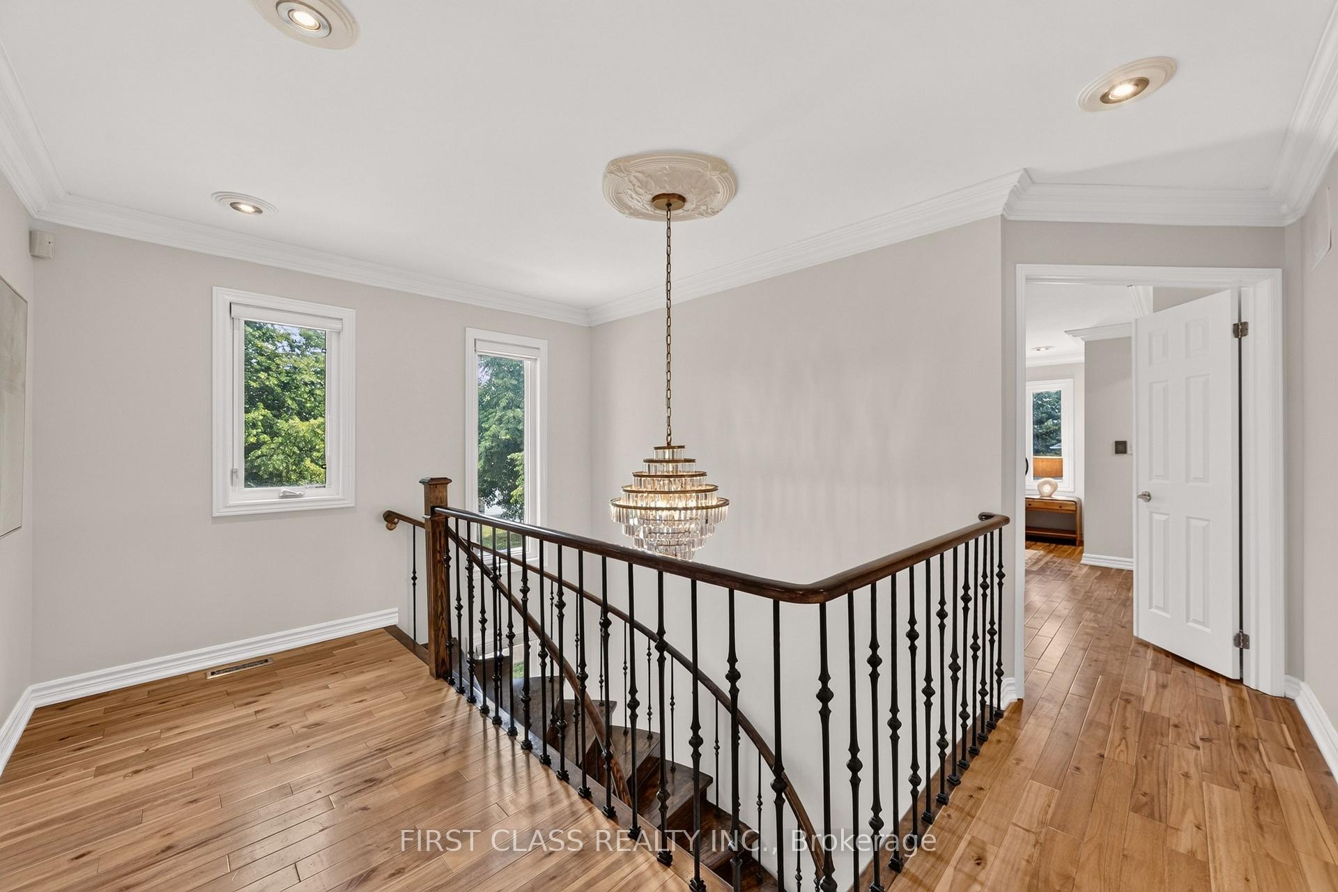 Photo 18 of 19 Tomlinson Circle, Markham, Buttonville — HOMEH