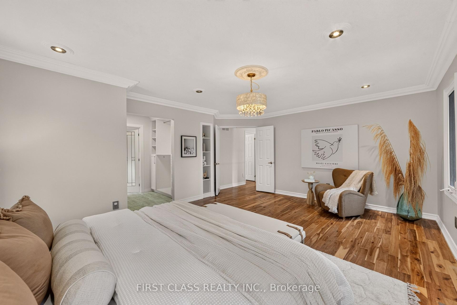 Photo 19 of 19 Tomlinson Circle, Markham, Buttonville — HOMEH