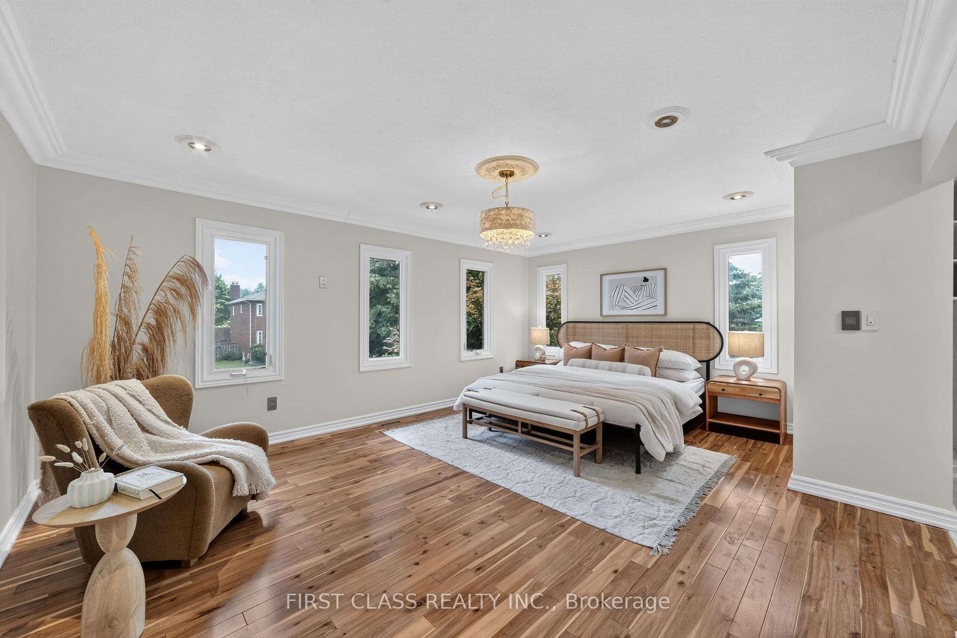 Photo 20 of 19 Tomlinson Circle, Markham, Buttonville — HOMEH