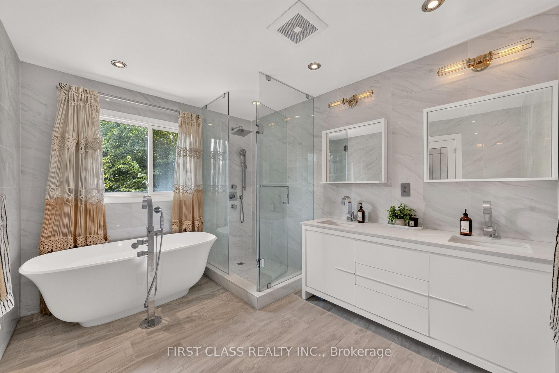 Photo 24 of 19 Tomlinson Circle, Markham, Buttonville — HOMEH