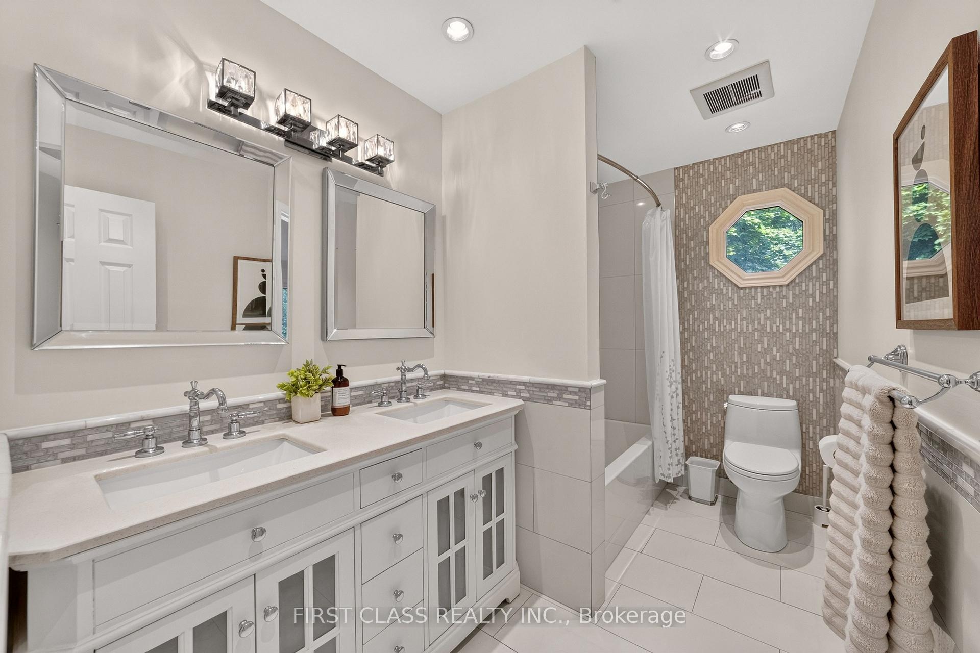 Photo 32 of 19 Tomlinson Circle, Markham, Buttonville — HOMEH