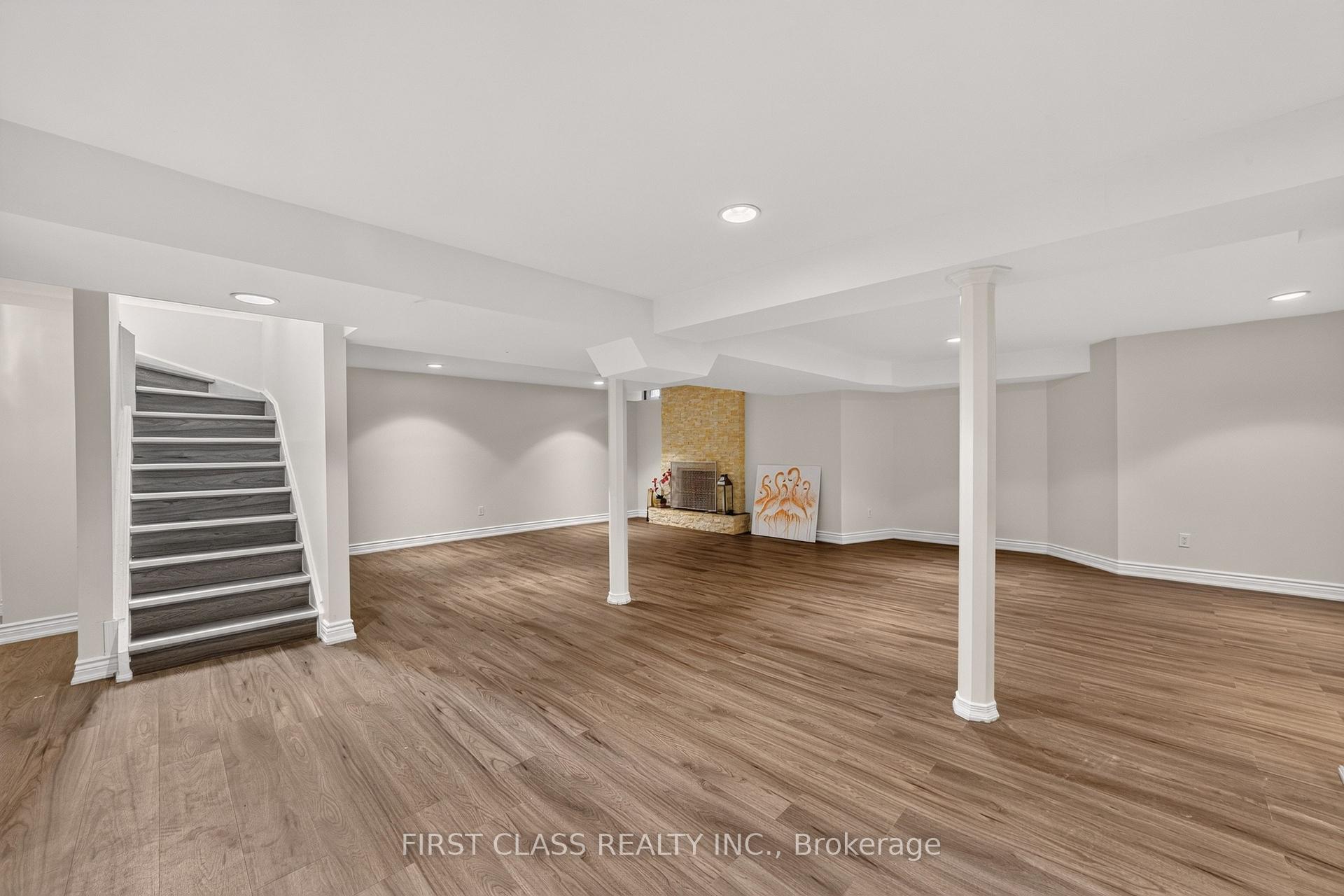 Photo 34 of 19 Tomlinson Circle, Markham, Buttonville — HOMEH