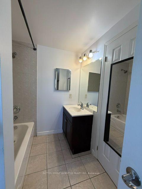 Photo 7 of 28 Weymouth Road, Barrie, Georgian Drive — HOMEH