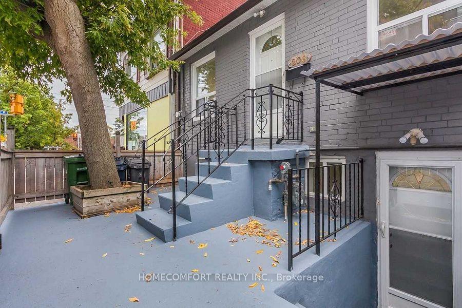 Photo 2 of 208 Manning Avenue, Toronto, Trinity-Bellwoods — HOMEH