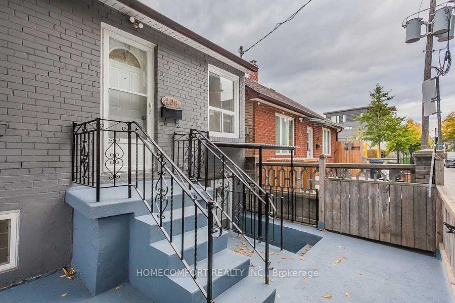 Photo 3 of 208 Manning Avenue, Toronto, Trinity-Bellwoods — HOMEH