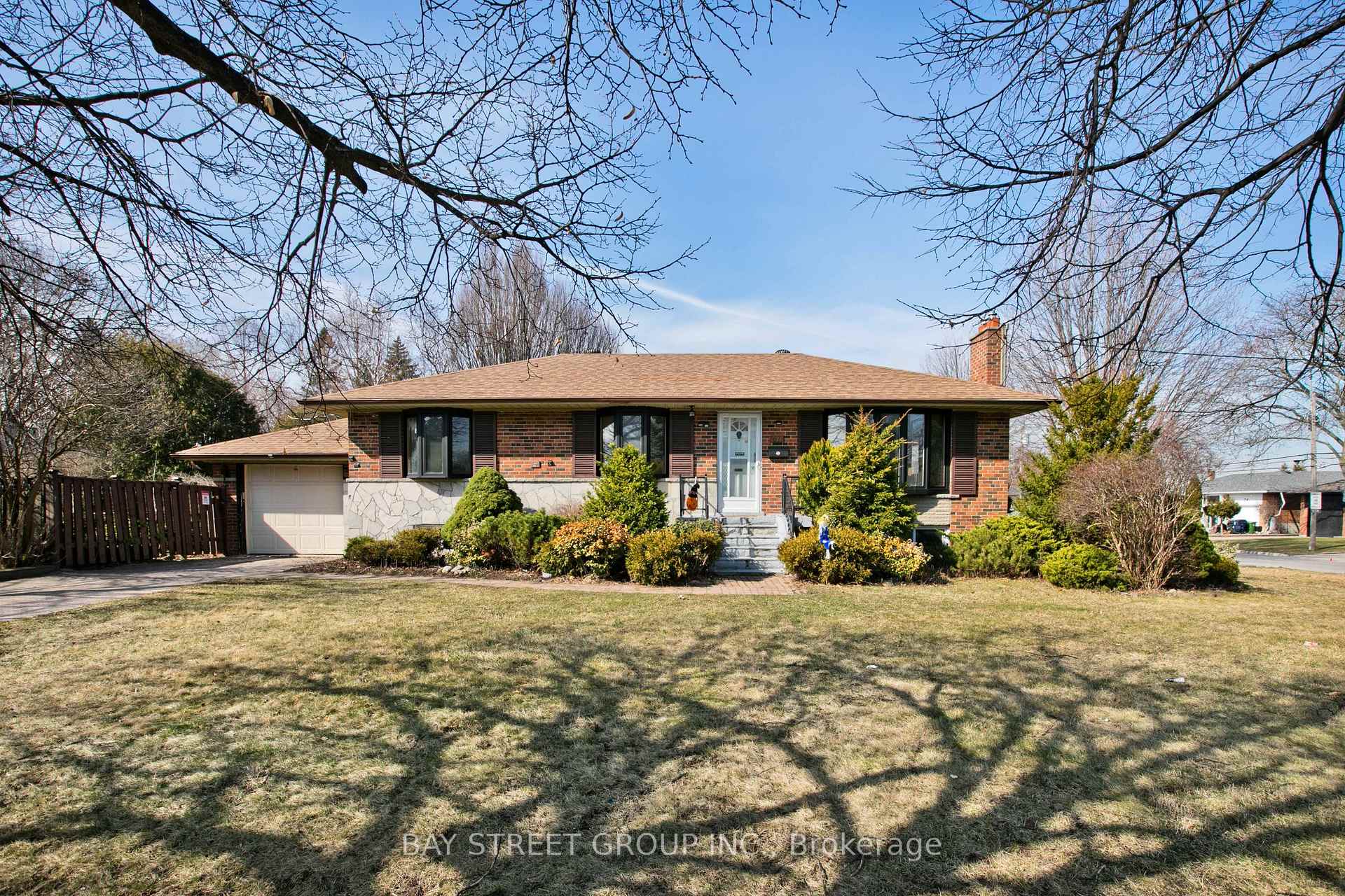 Photo 12 of 67 Elvaston Drive, North York, Victoria Village — HOMEH