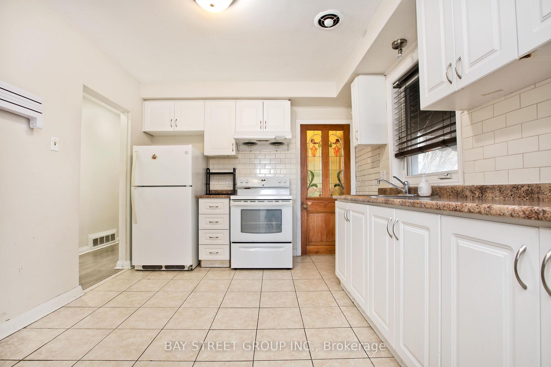 Photo 24 of 67 Elvaston Drive, North York, Victoria Village — HOMEH