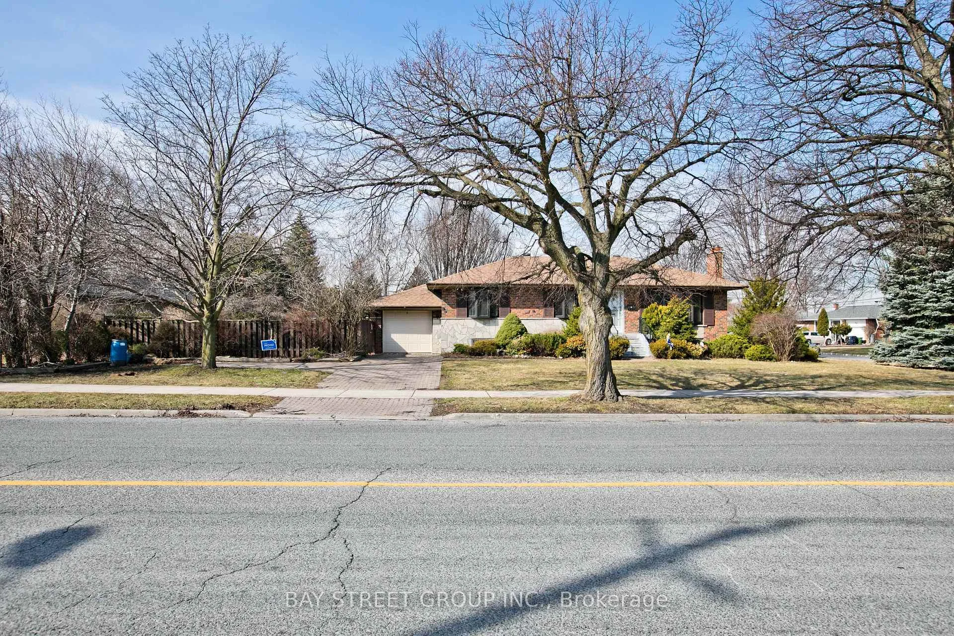 Photo 3 of 67 Elvaston Drive, North York, Victoria Village — HOMEH