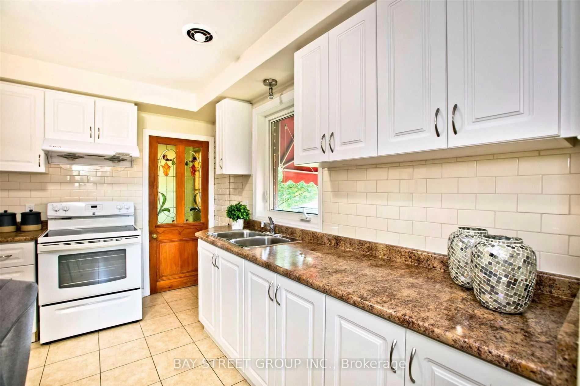 Photo 11 of 67 Elvaston Drive, North York, Victoria Village — HOMEH