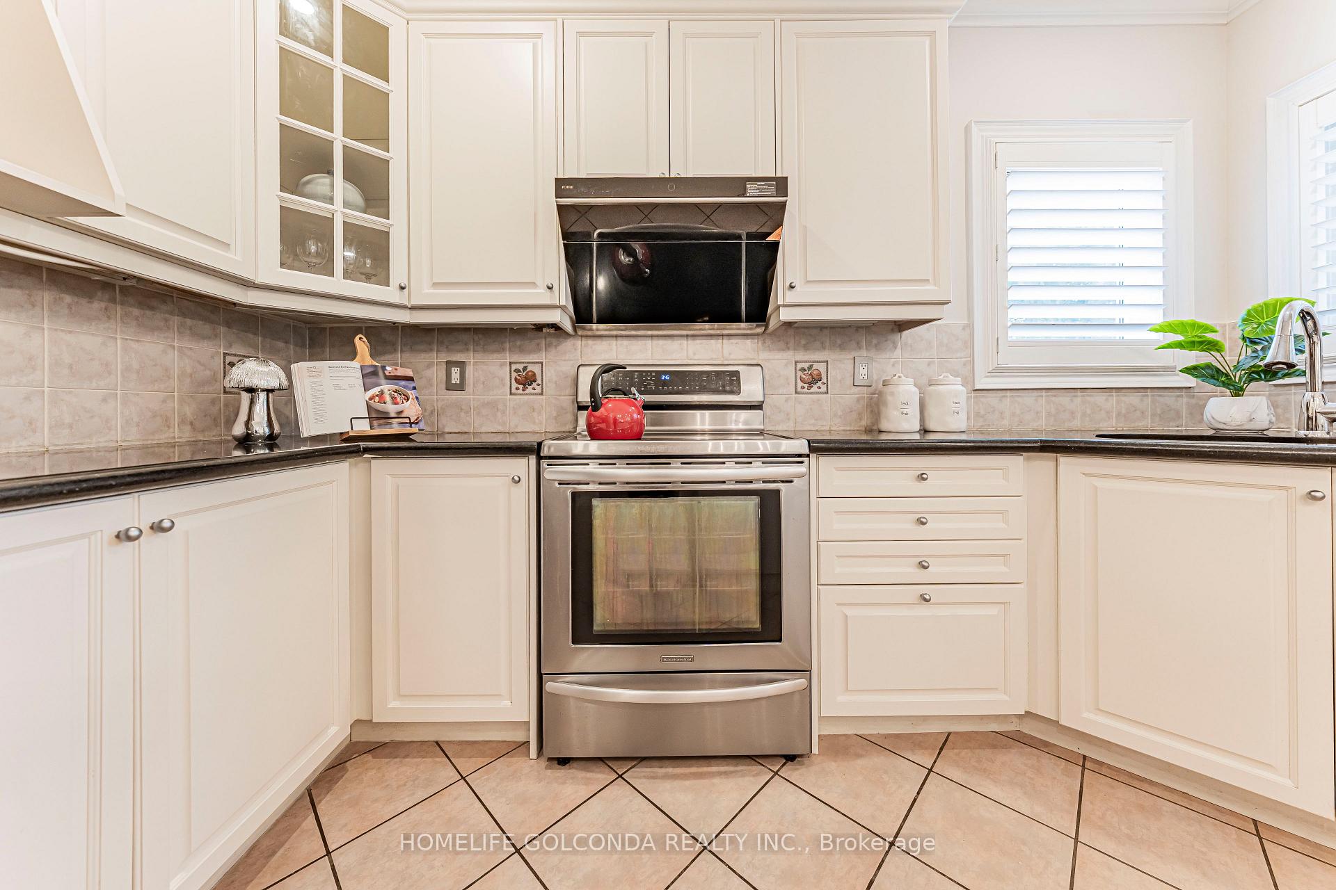 Photo 8 of 30 Goldring Crescent, Markham, Cachet — HOMEH