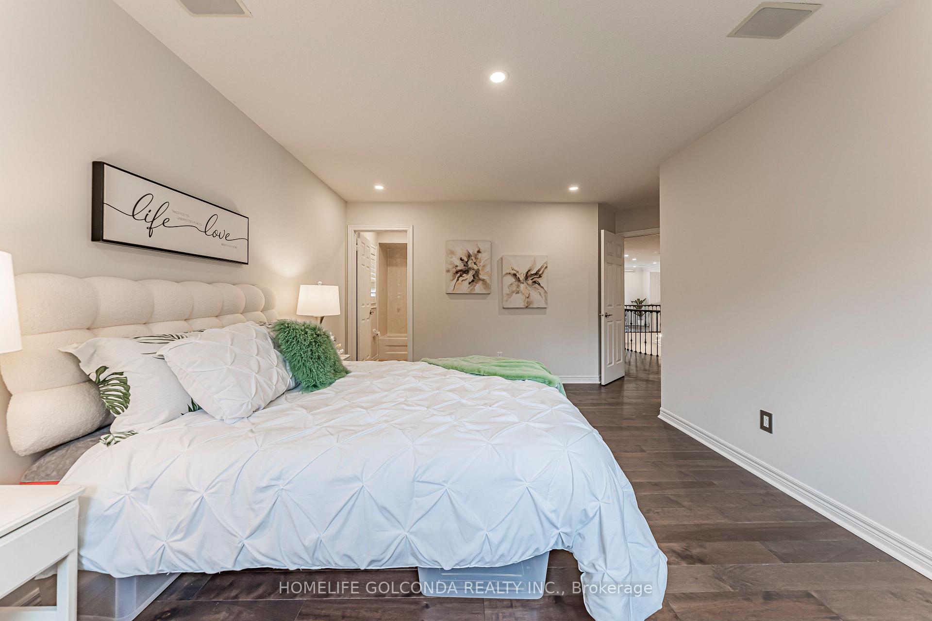 Photo 33 of 30 Goldring Crescent, Markham, Cachet — HOMEH