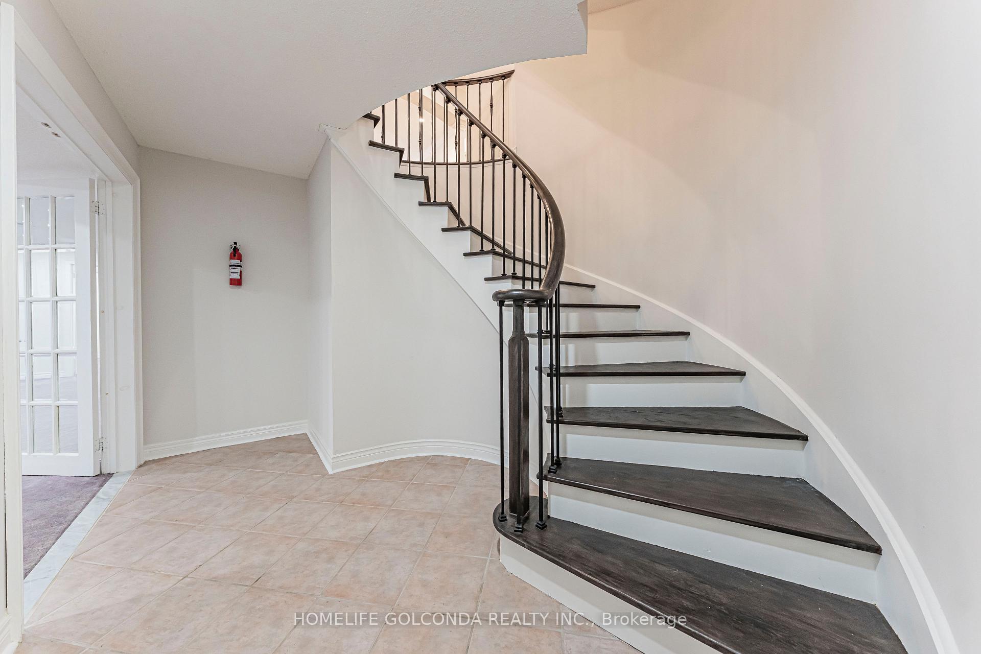 Photo 35 of 30 Goldring Crescent, Markham, Cachet — HOMEH