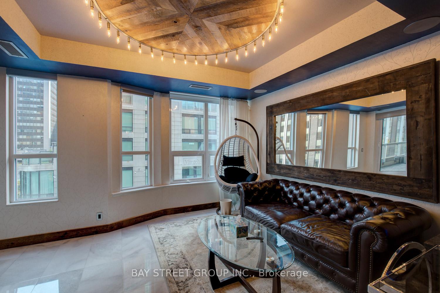 Photo of Unit 301, 68 Yorkville Avenue