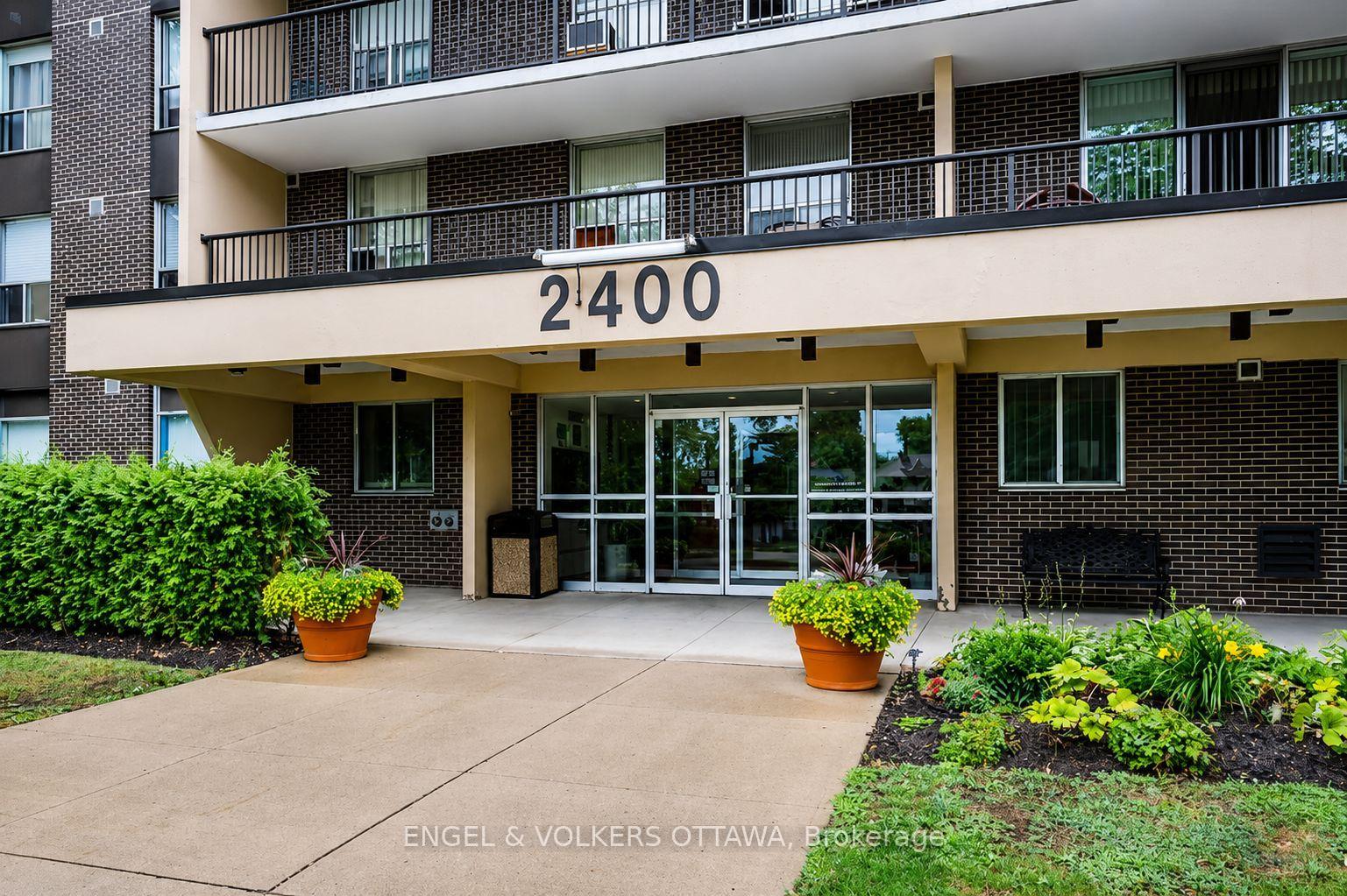 Photo 2 of Unit 210, 2400 Virginia Drive, Ottawa, Guildwood Estates - Urbandale Acres — HOMEH