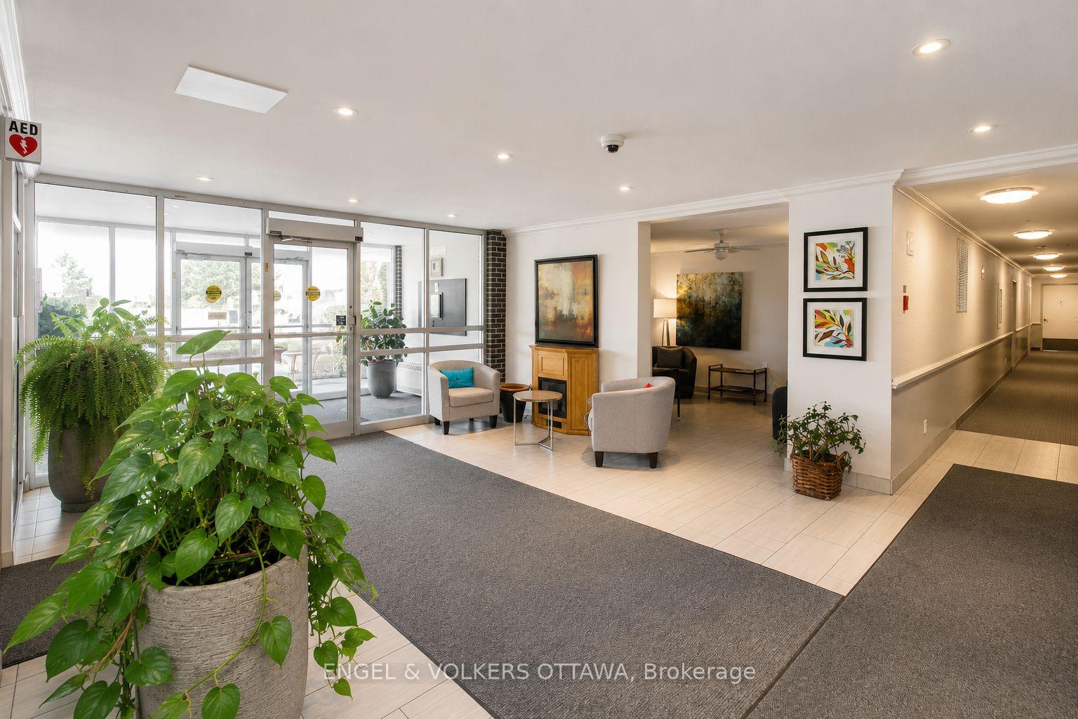 Photo 3 of Unit 210, 2400 Virginia Drive, Ottawa, Guildwood Estates - Urbandale Acres — HOMEH