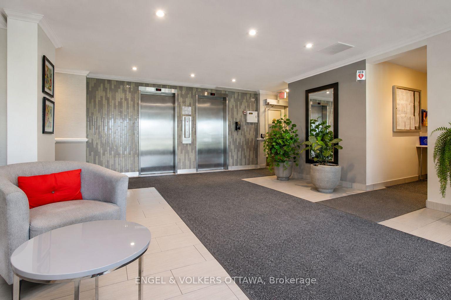 Photo 4 of Unit 210, 2400 Virginia Drive, Ottawa, Guildwood Estates - Urbandale Acres — HOMEH