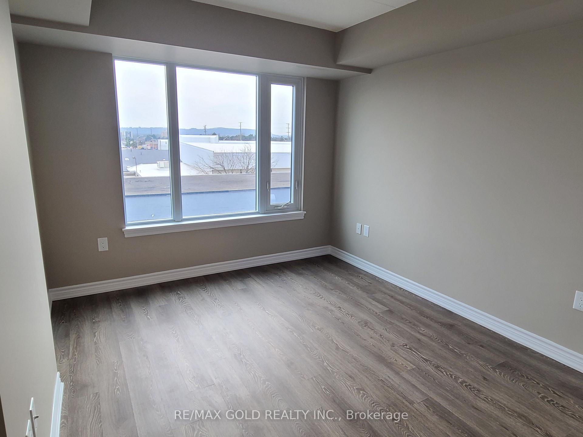 Photo 5 of Unit 309, 716 Main Street E, Milton, Timberlea — HOMEH