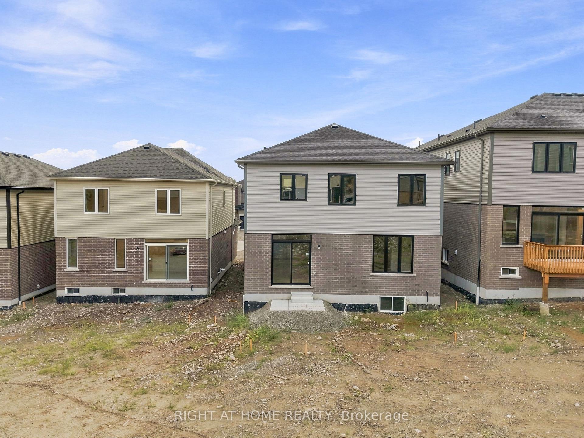 Photo 17 of 14 Postill Street, Brant, Paris — HOMEH
