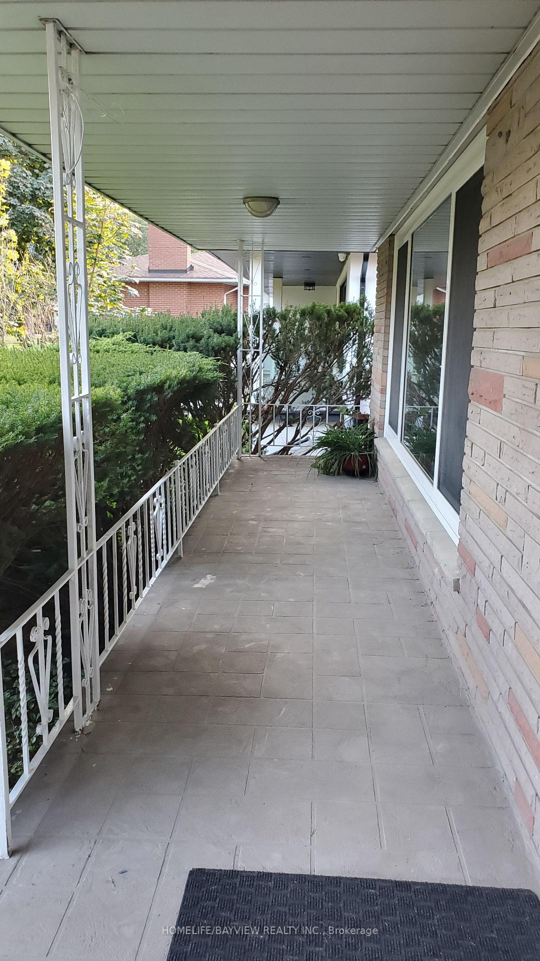 Photo 4 of 6 Restwell Crescent, North York, Bayview Village — HOMEH