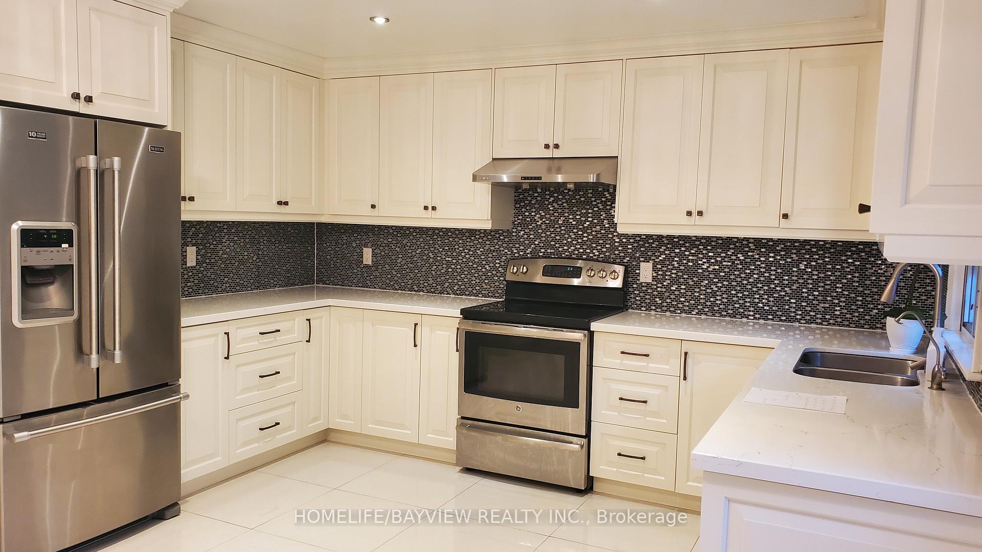 Photo 9 of 6 Restwell Crescent, North York, Bayview Village — HOMEH