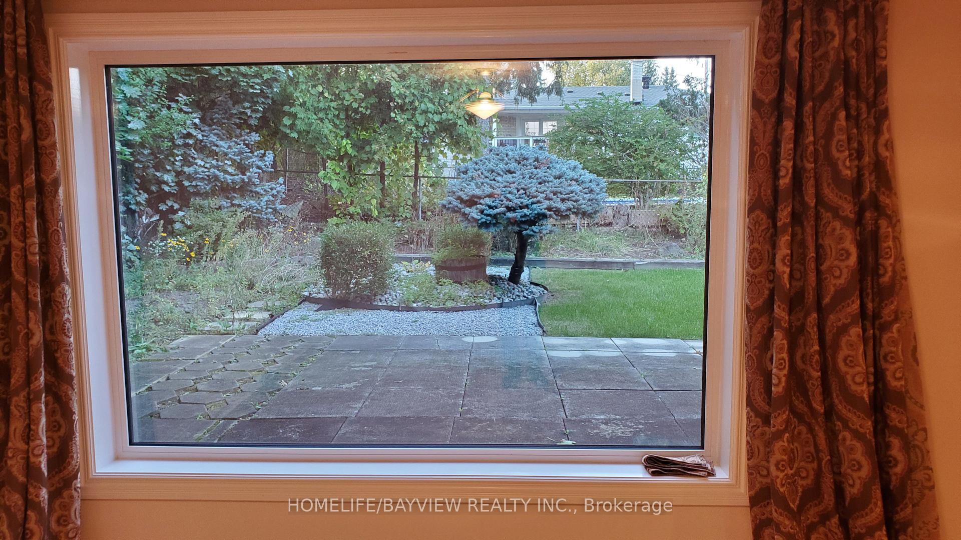 Photo 16 of 6 Restwell Crescent, North York, Bayview Village — HOMEH