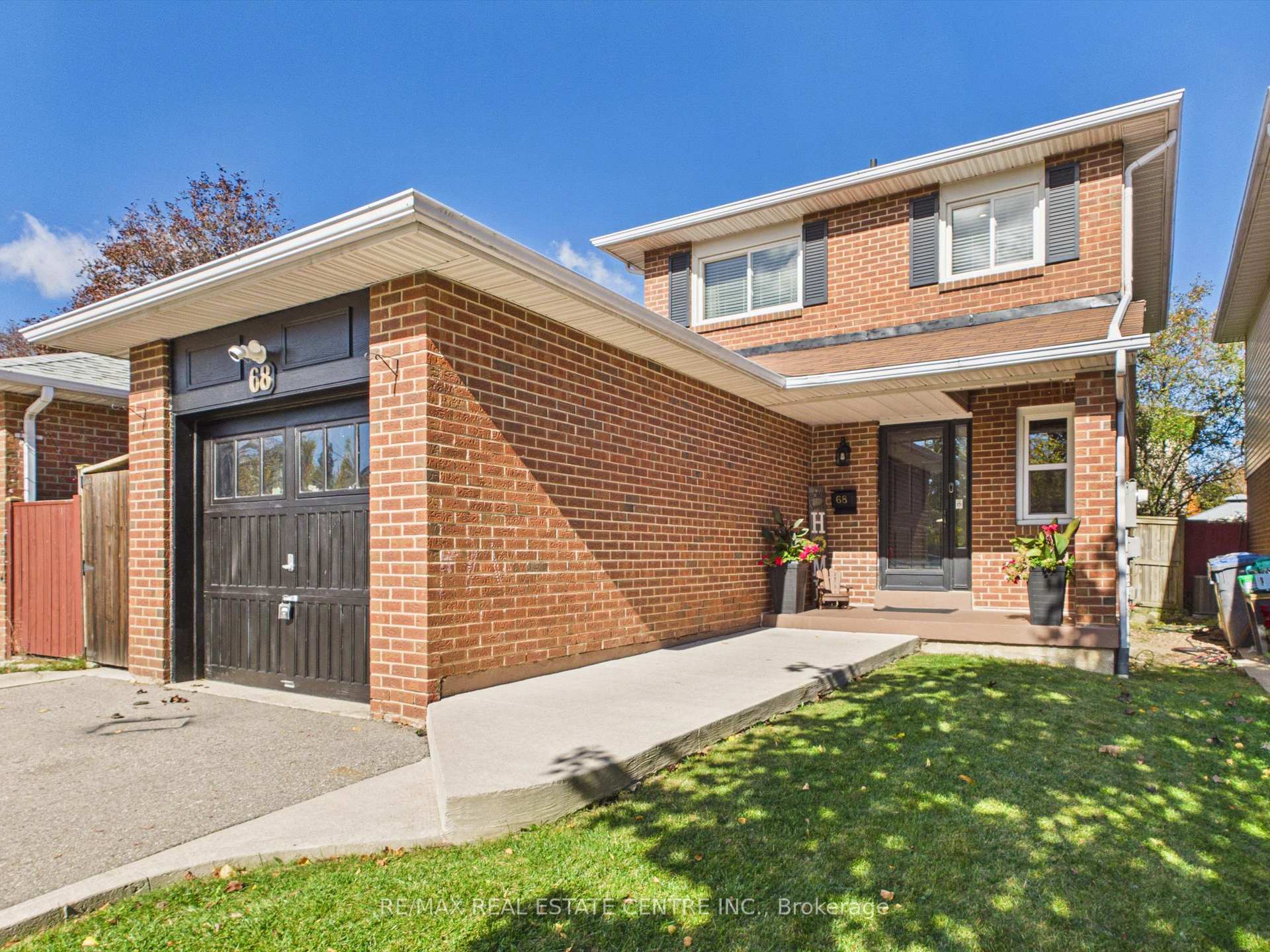 Photo 2 of 68 Aurora Place, Brampton, Heart Lake West — HOMEH