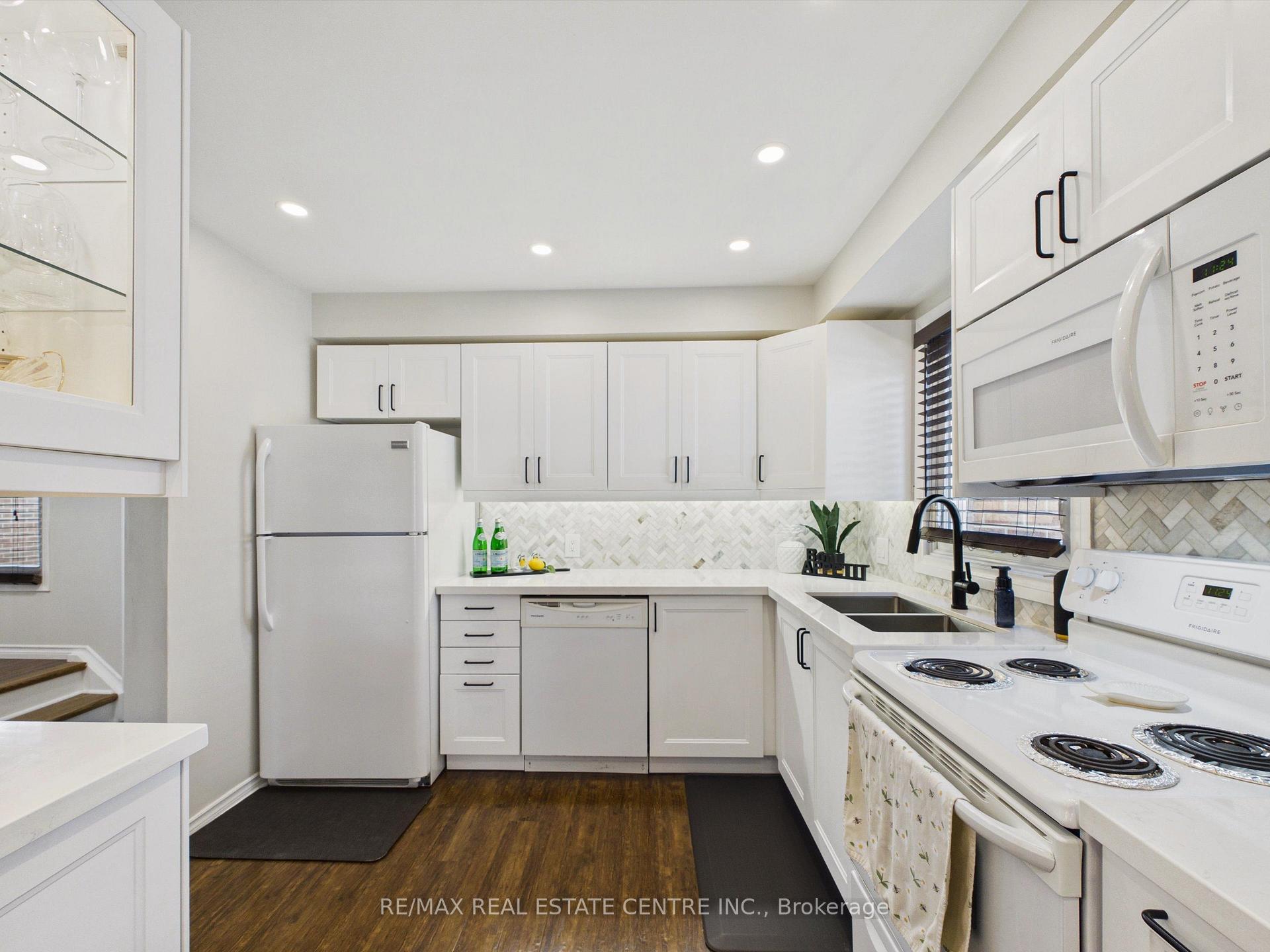 Photo 6 of 68 Aurora Place, Brampton, Heart Lake West — HOMEH