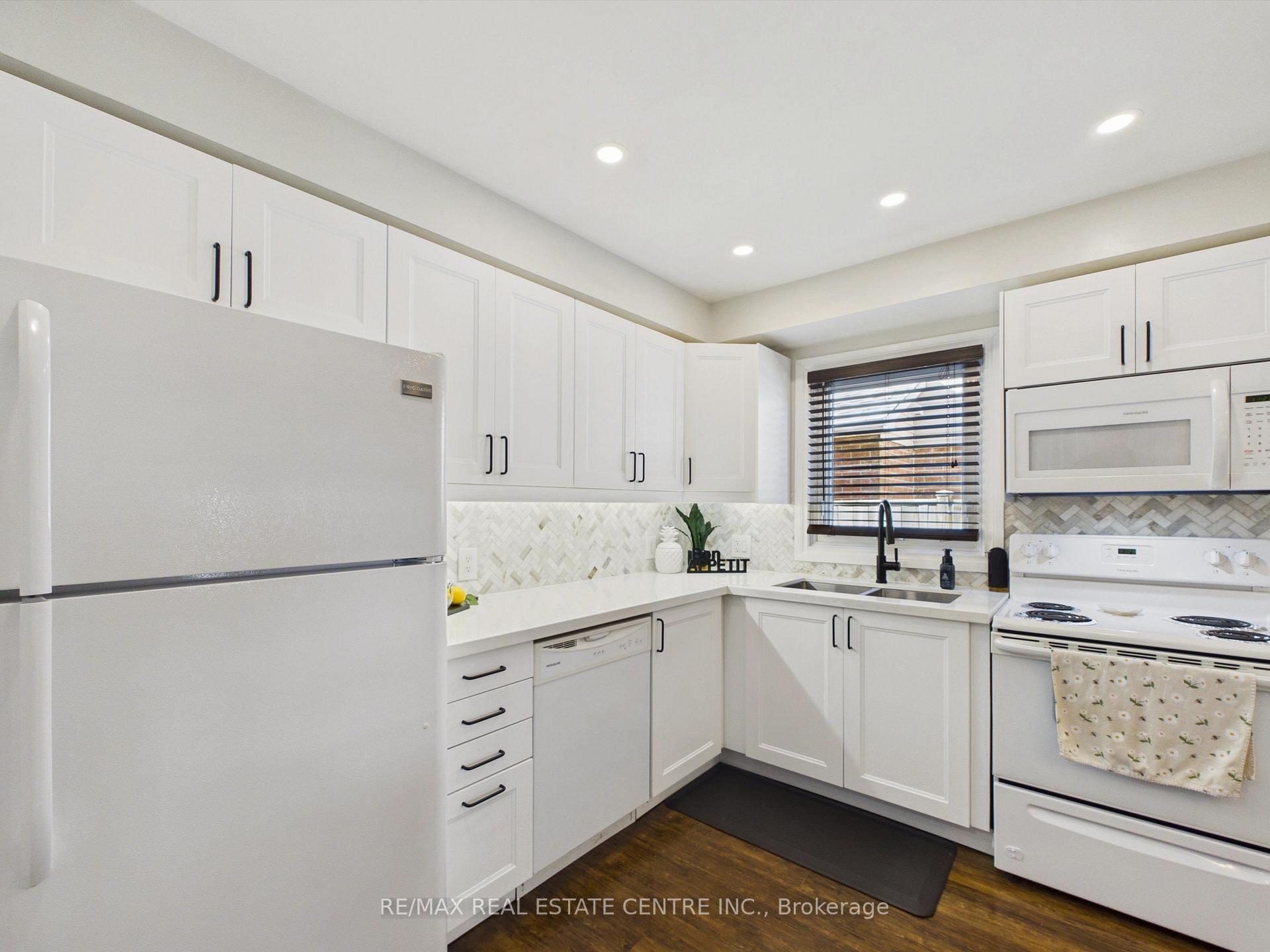 Photo 7 of 68 Aurora Place, Brampton, Heart Lake West — HOMEH
