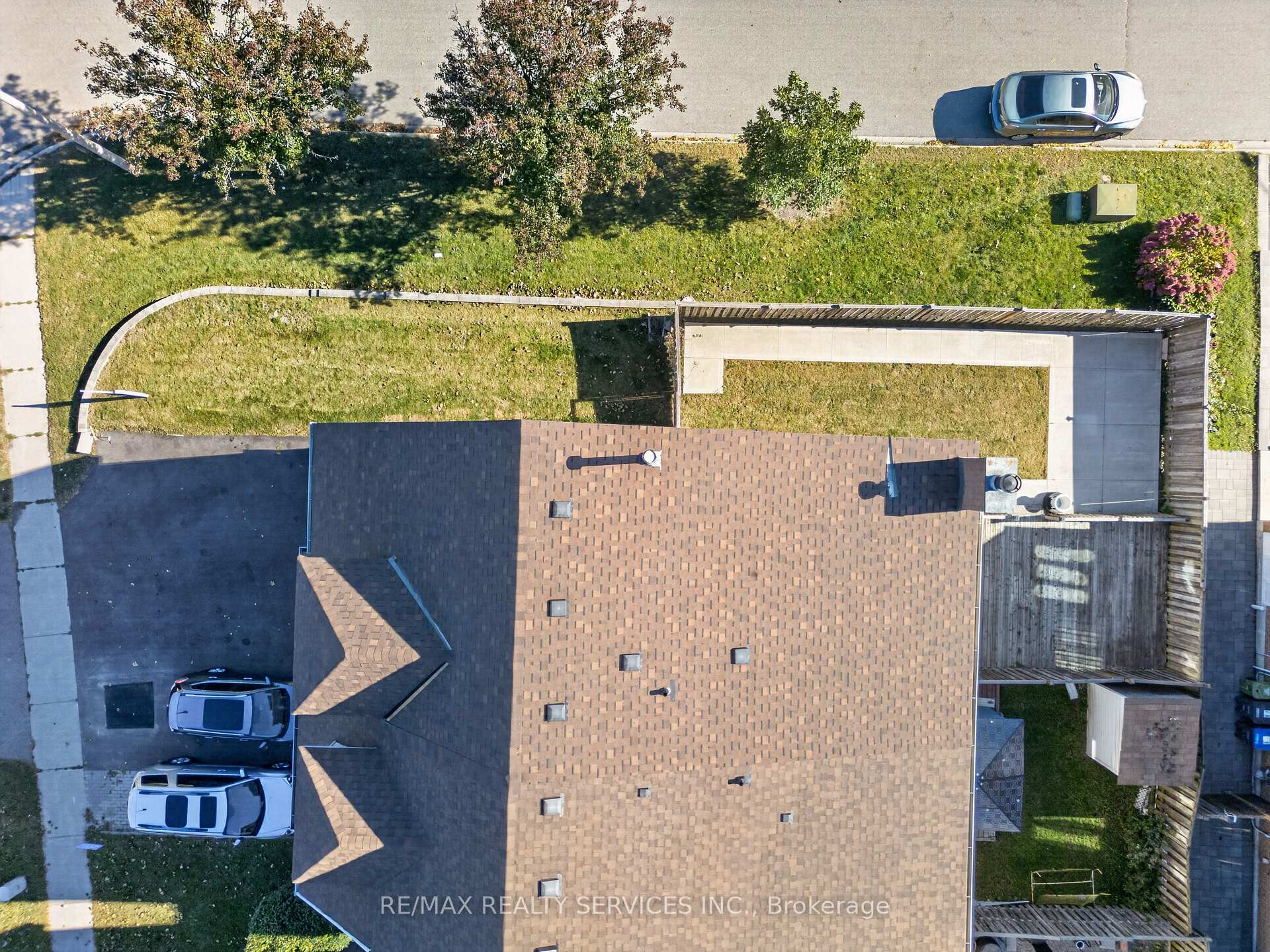 Photo 8 of 66 Clansman Trail, Mississauga, Hurontario — HOMEH