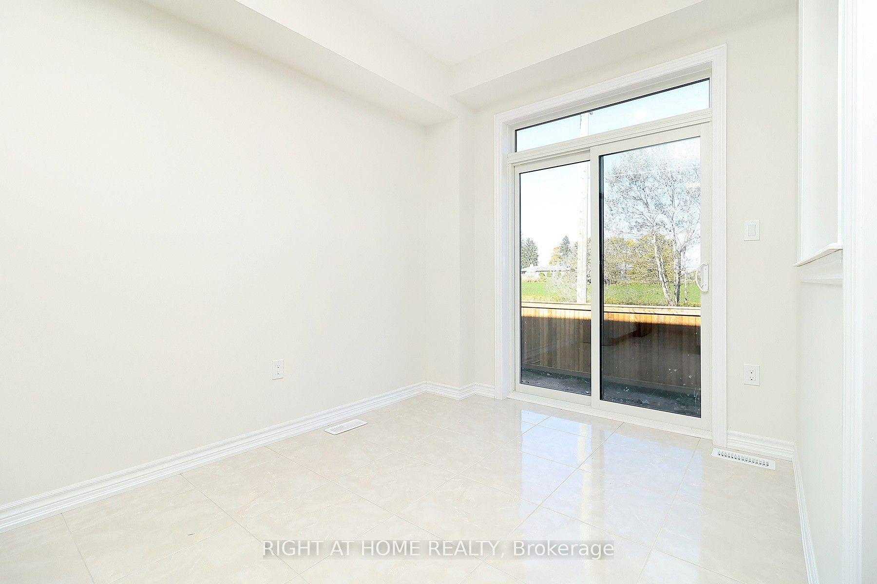 Photo 14 of 1052 Periwinkle Crescent, Woodstock, Woodstock - North — HOMEH