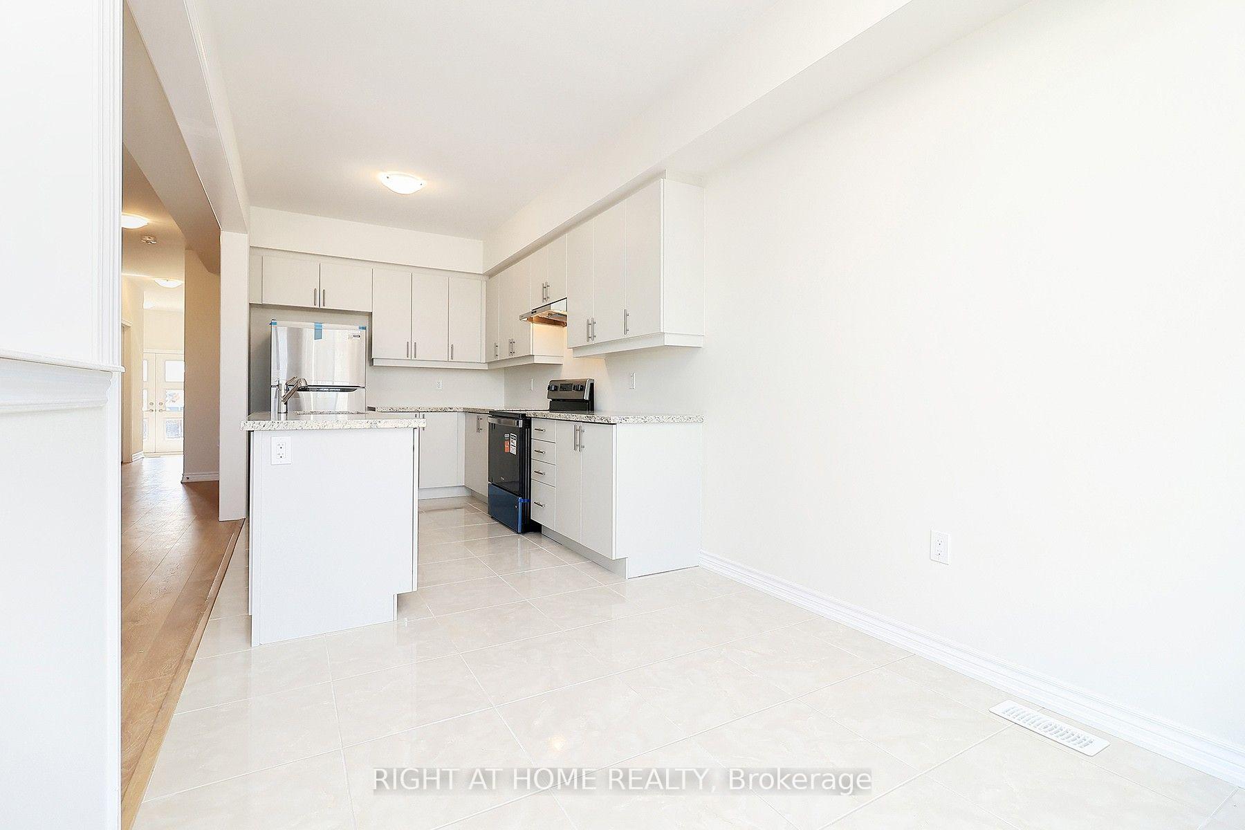 Photo 15 of 1052 Periwinkle Crescent, Woodstock, Woodstock - North — HOMEH