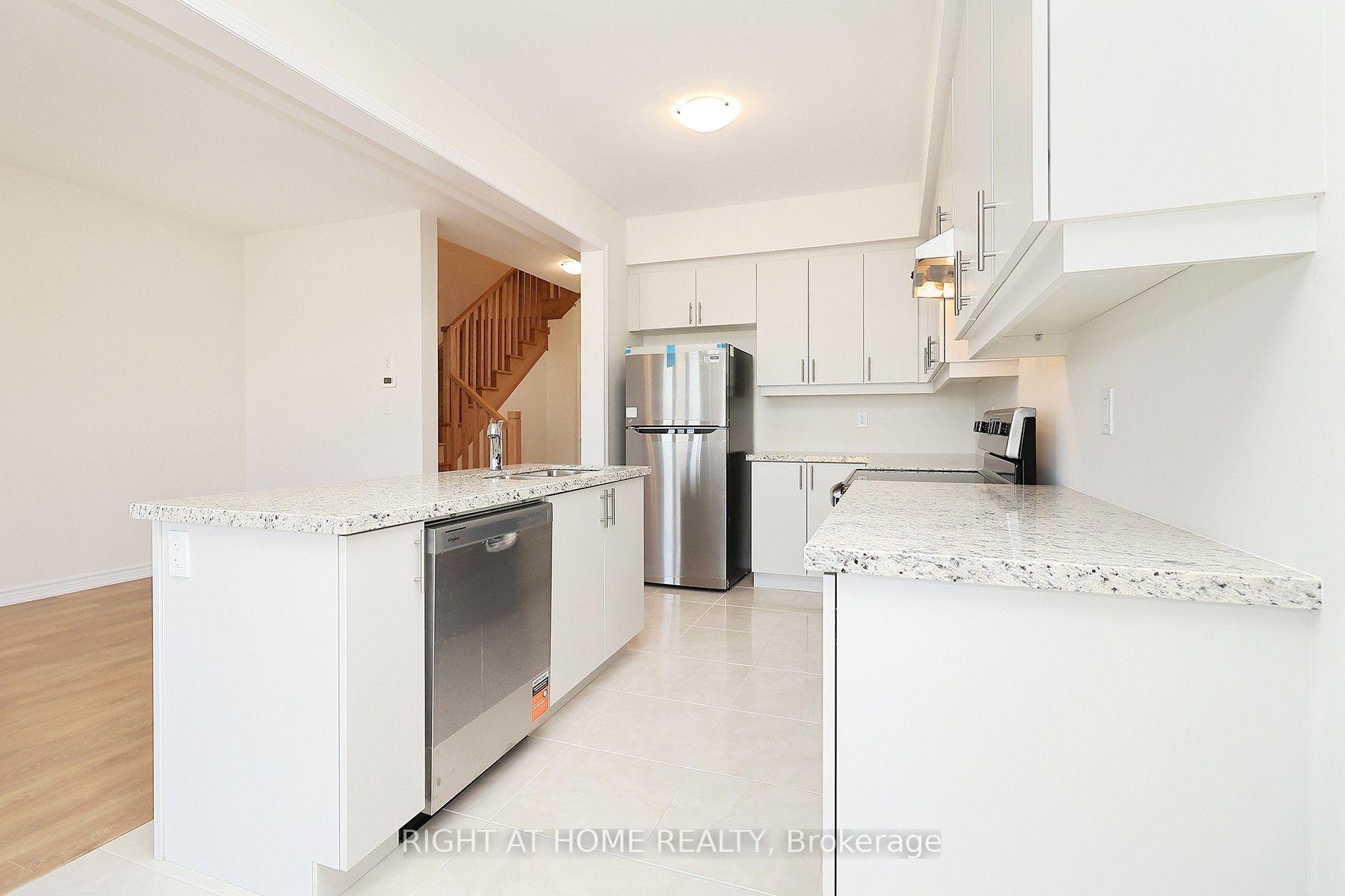Photo 17 of 1052 Periwinkle Crescent, Woodstock, Woodstock - North — HOMEH