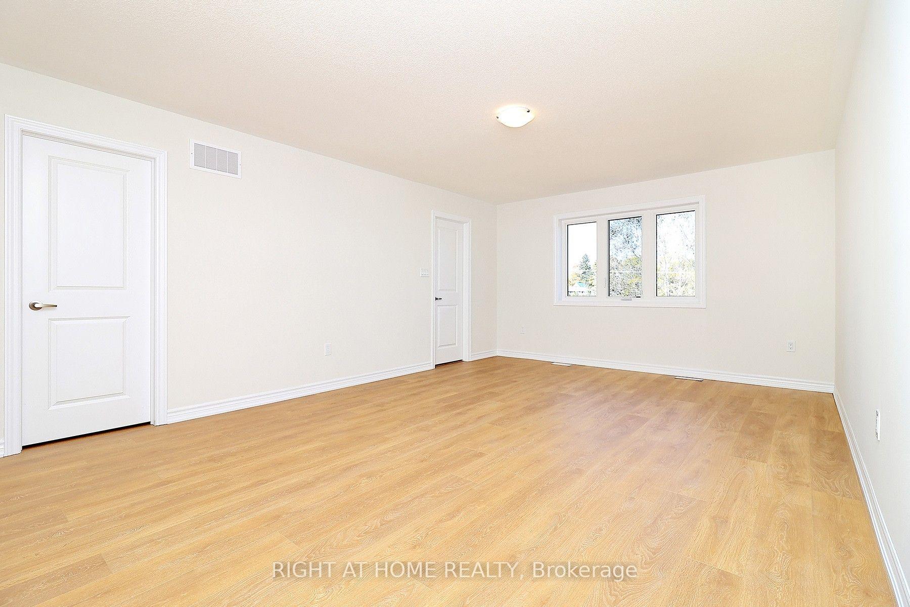 Photo 21 of 1052 Periwinkle Crescent, Woodstock, Woodstock - North — HOMEH