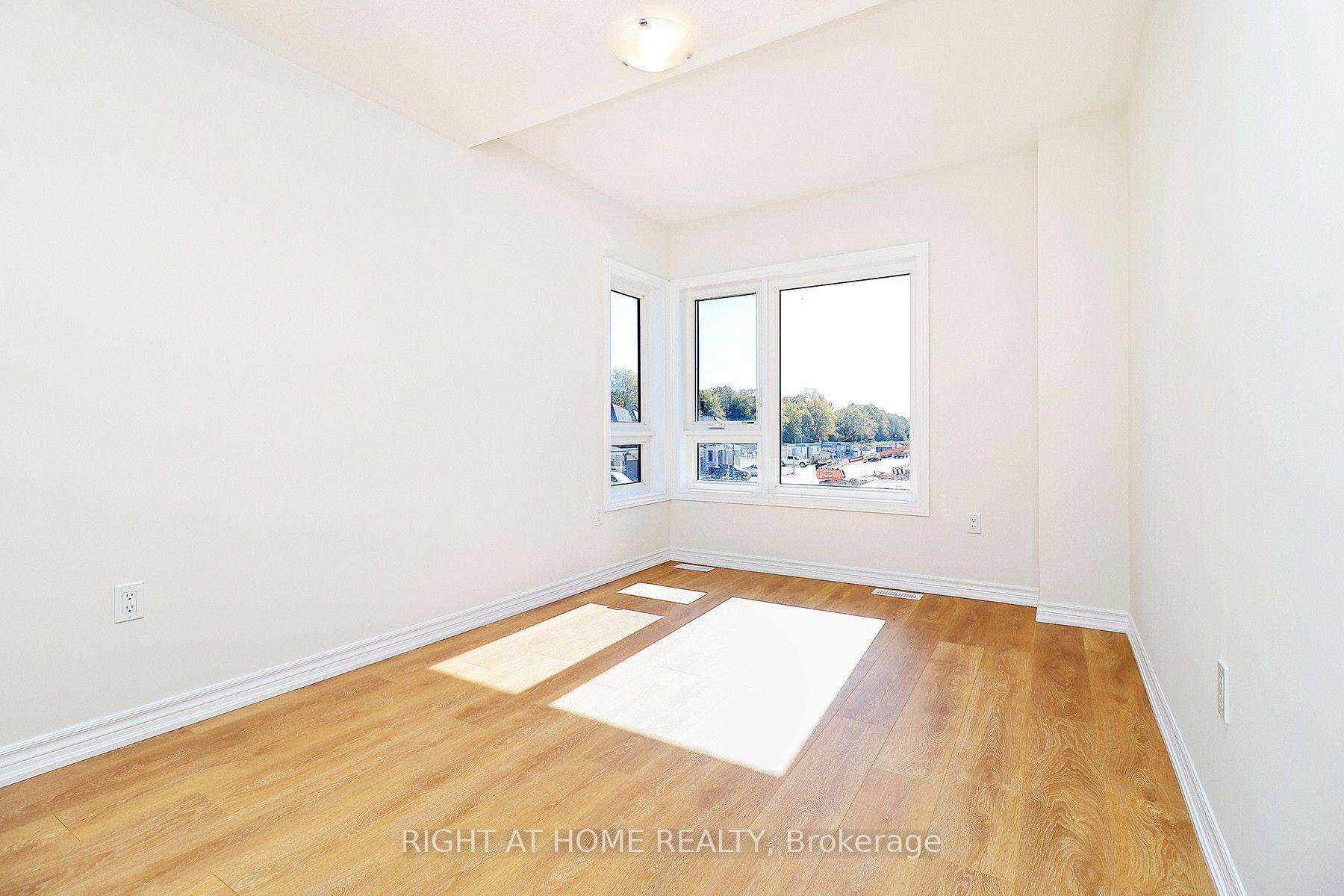 Photo 24 of 1052 Periwinkle Crescent, Woodstock, Woodstock - North — HOMEH