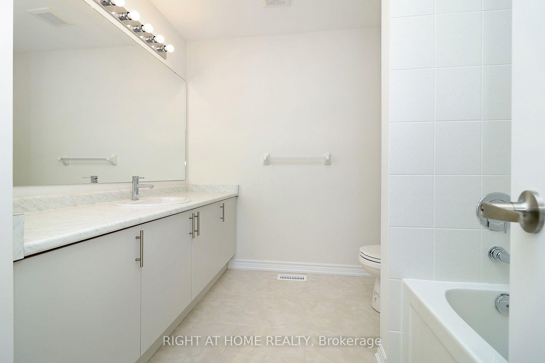 Photo 26 of 1052 Periwinkle Crescent, Woodstock, Woodstock - North — HOMEH