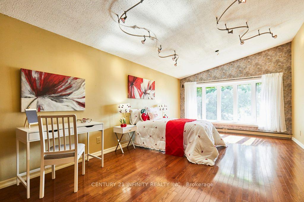 Photo 21 of 1 Goodland Gate, Scarborough, Agincourt South-Malvern West — HOMEH