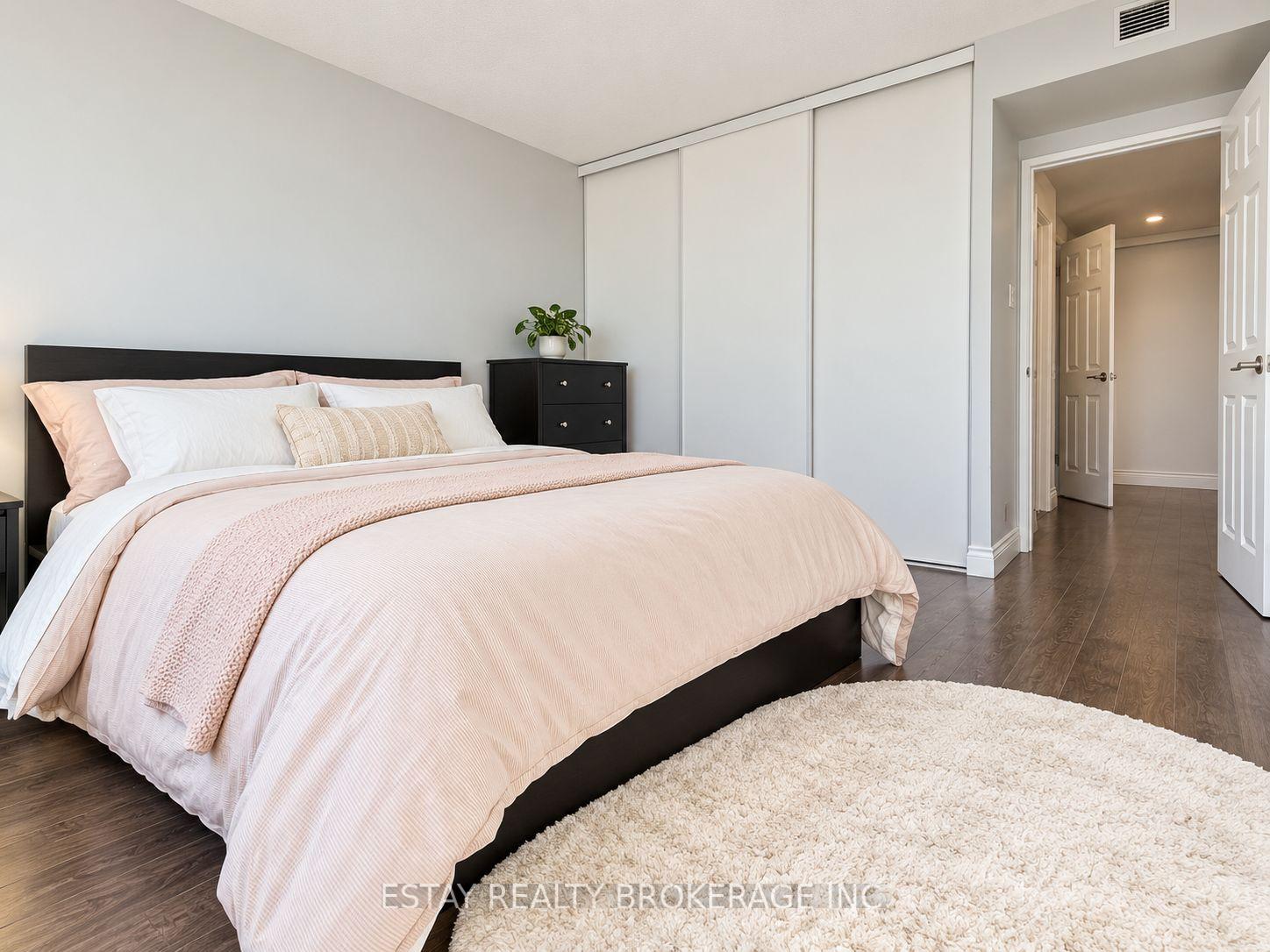 Photo 9 of Unit 1902, 914 Yonge Street, Toronto, The Annex — HOMEH