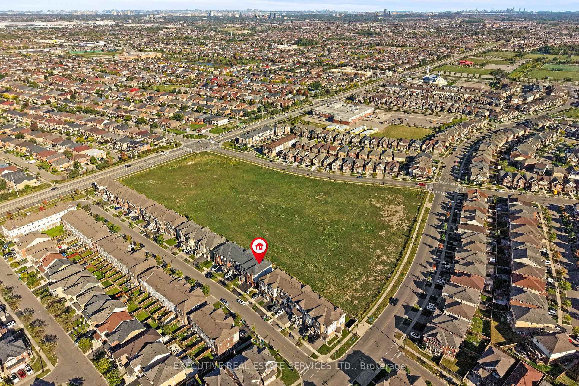 Photo 3 of 98 Bannister Crescent, Brampton, Northwest Brampton — HOMEH
