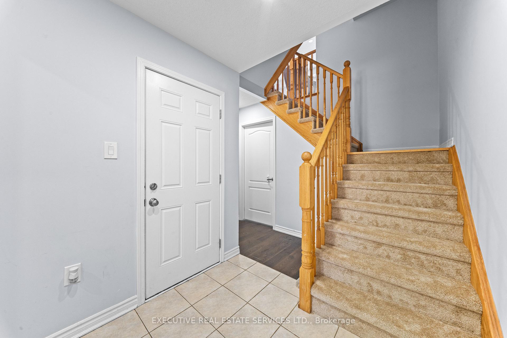Photo 14 of 98 Bannister Crescent, Brampton, Northwest Brampton — HOMEH