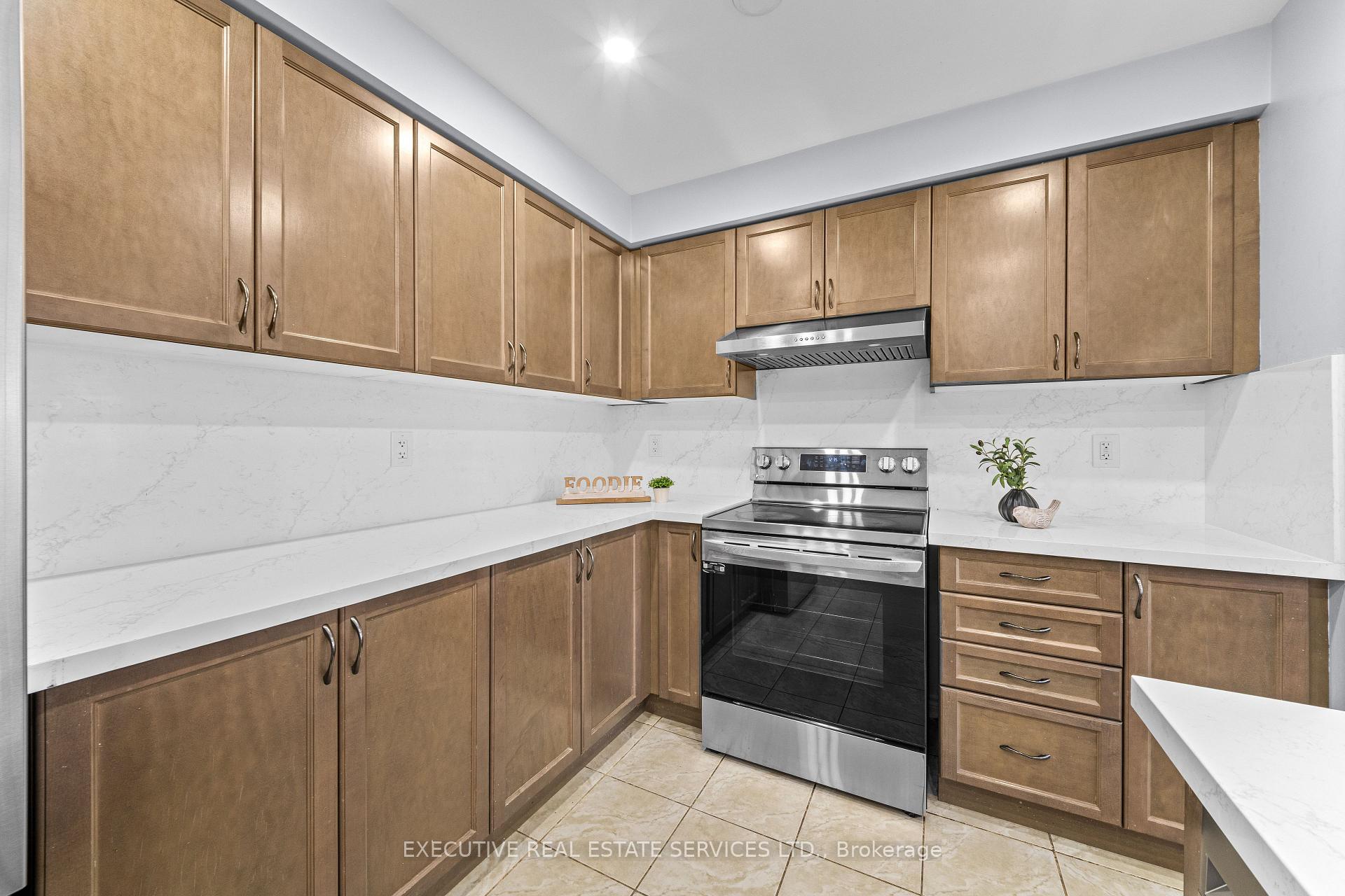 Photo 27 of 98 Bannister Crescent, Brampton, Northwest Brampton — HOMEH