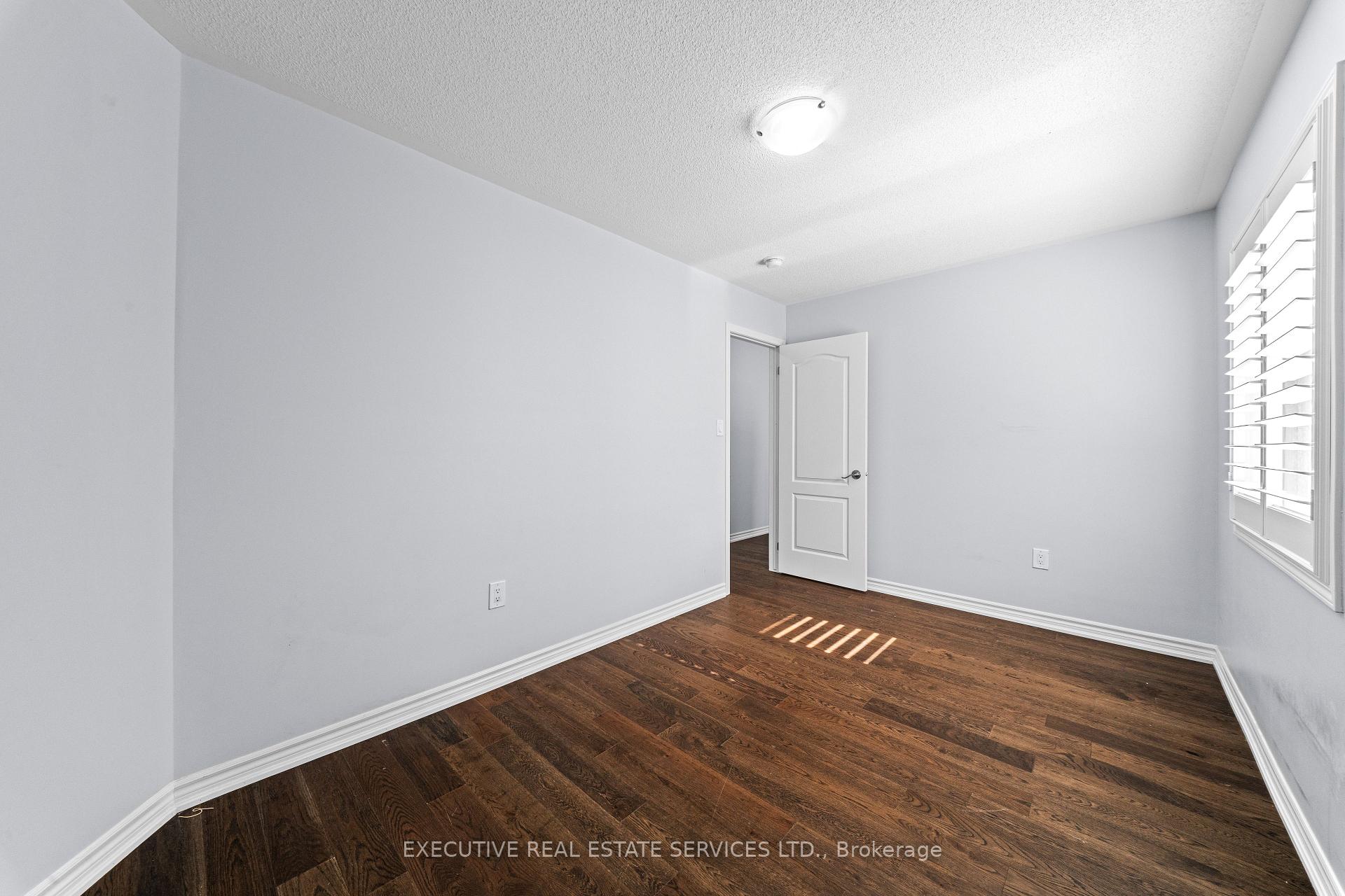Photo 42 of 98 Bannister Crescent, Brampton, Northwest Brampton — HOMEH
