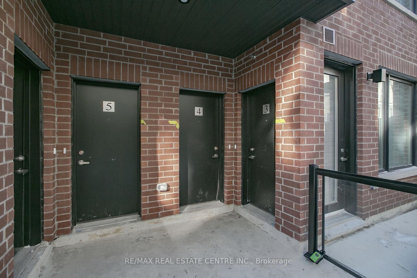 Photo 2 of Unit 4, 3556 Colonial Drive, Mississauga, Erin Mills — HOMEH
