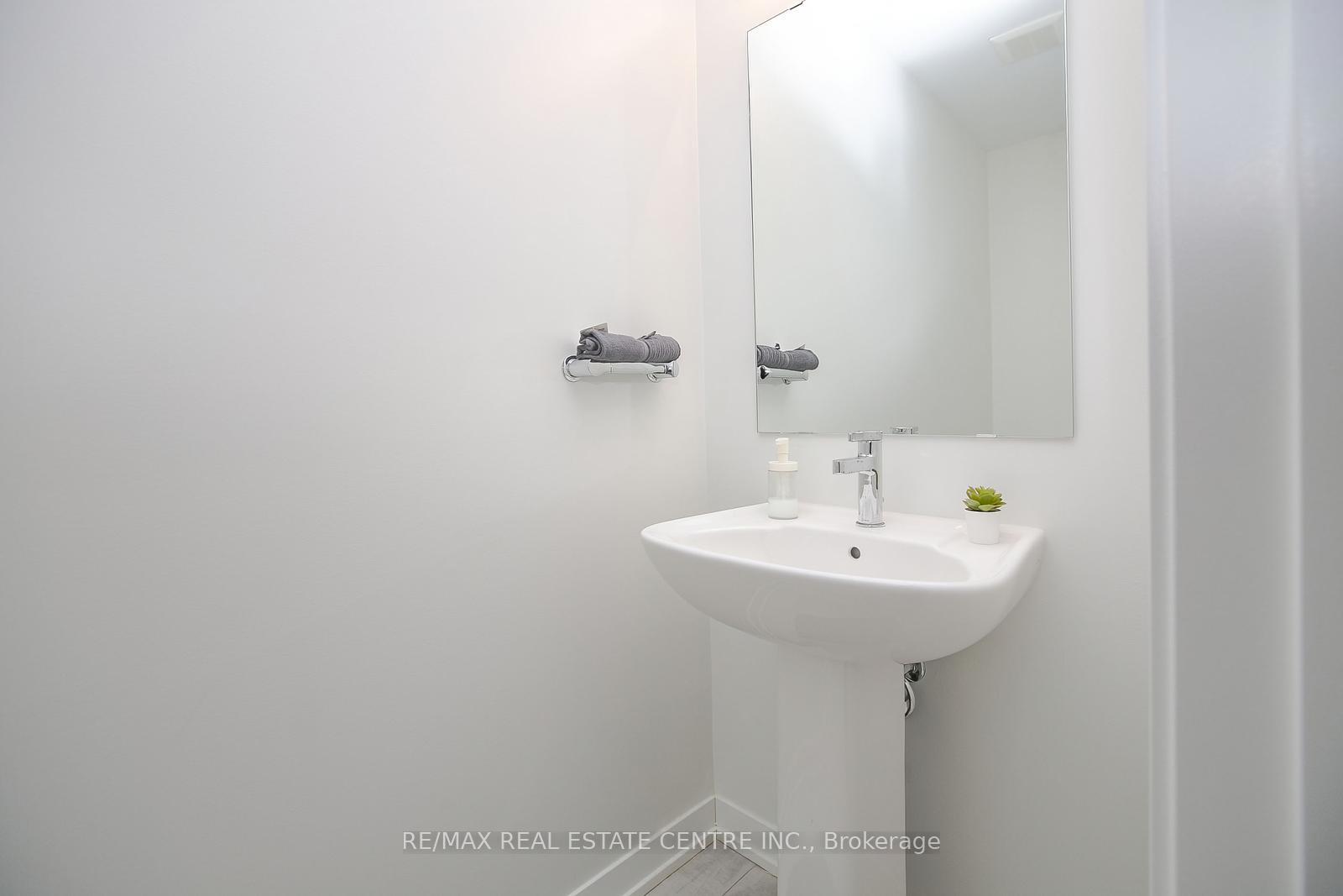 Photo 17 of Unit 4, 3556 Colonial Drive, Mississauga, Erin Mills — HOMEH