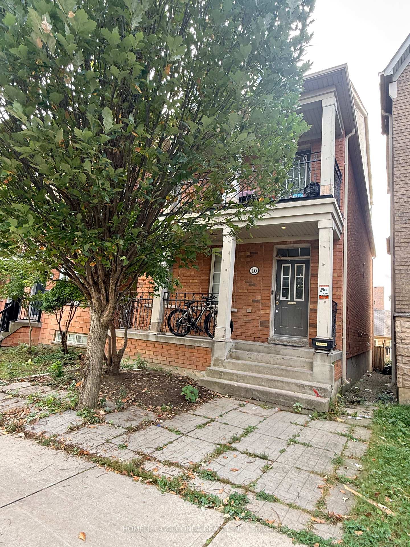 Photo 3 of 10 Aldwinckle Heights, North York, York University Heights — HOMEH