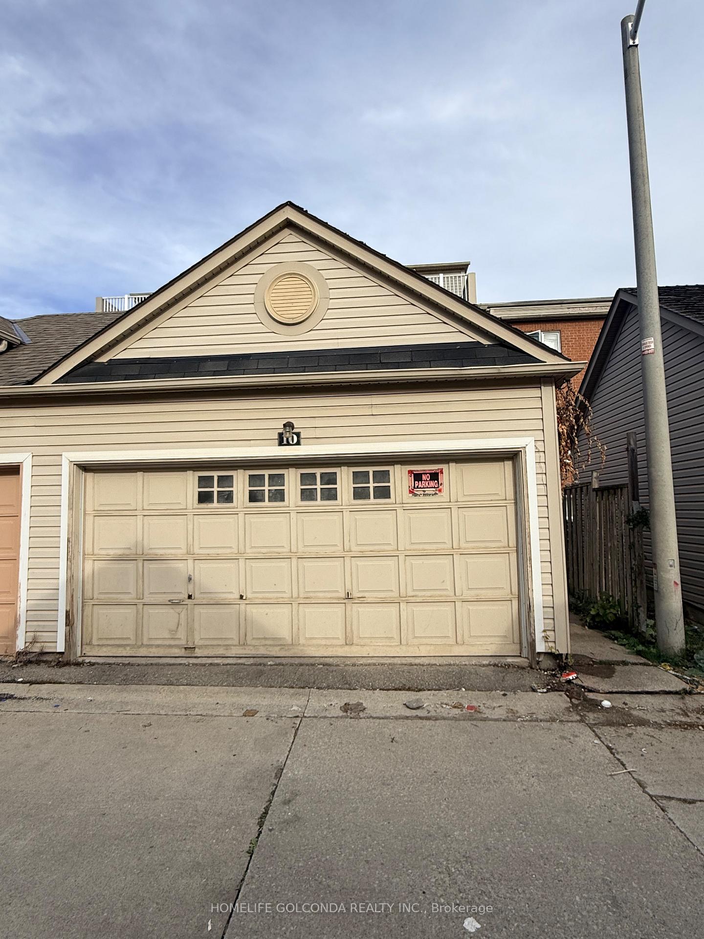 Photo 8 of 10 Aldwinckle Heights, North York, York University Heights — HOMEH