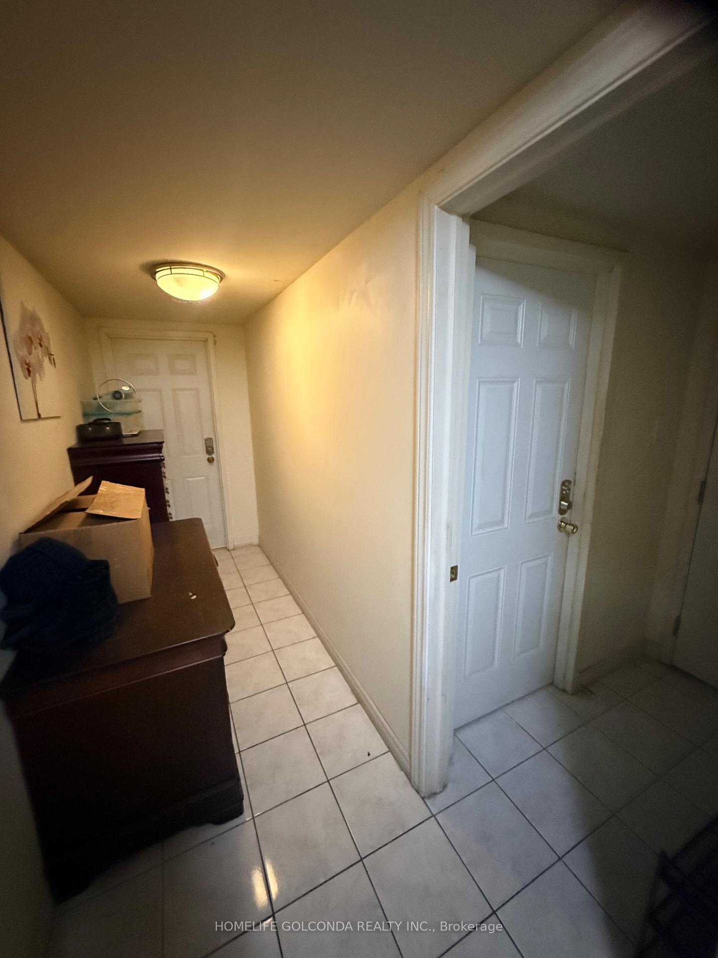 Photo 19 of 10 Aldwinckle Heights, North York, York University Heights — HOMEH