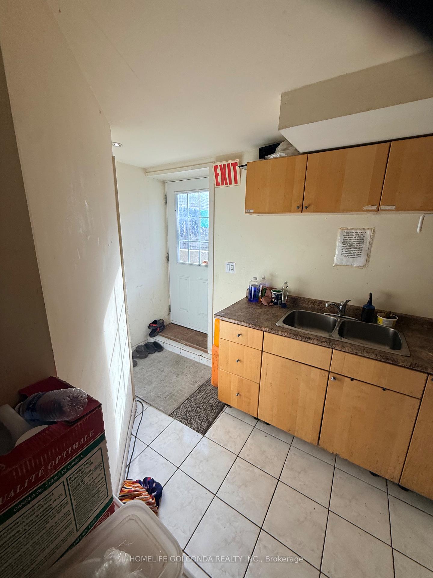 Photo 9 of 10 Aldwinckle Heights, North York, York University Heights — HOMEH