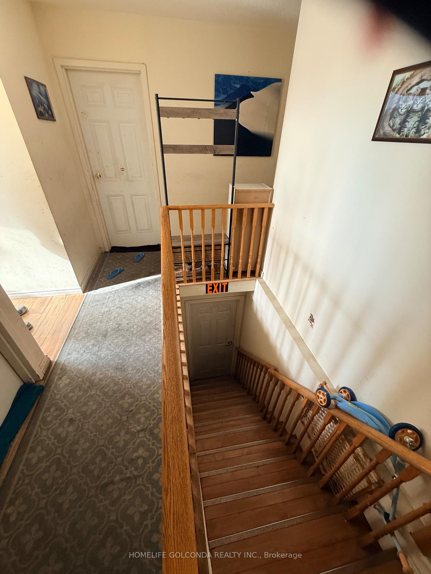 Photo 10 of 10 Aldwinckle Heights, North York, York University Heights — HOMEH