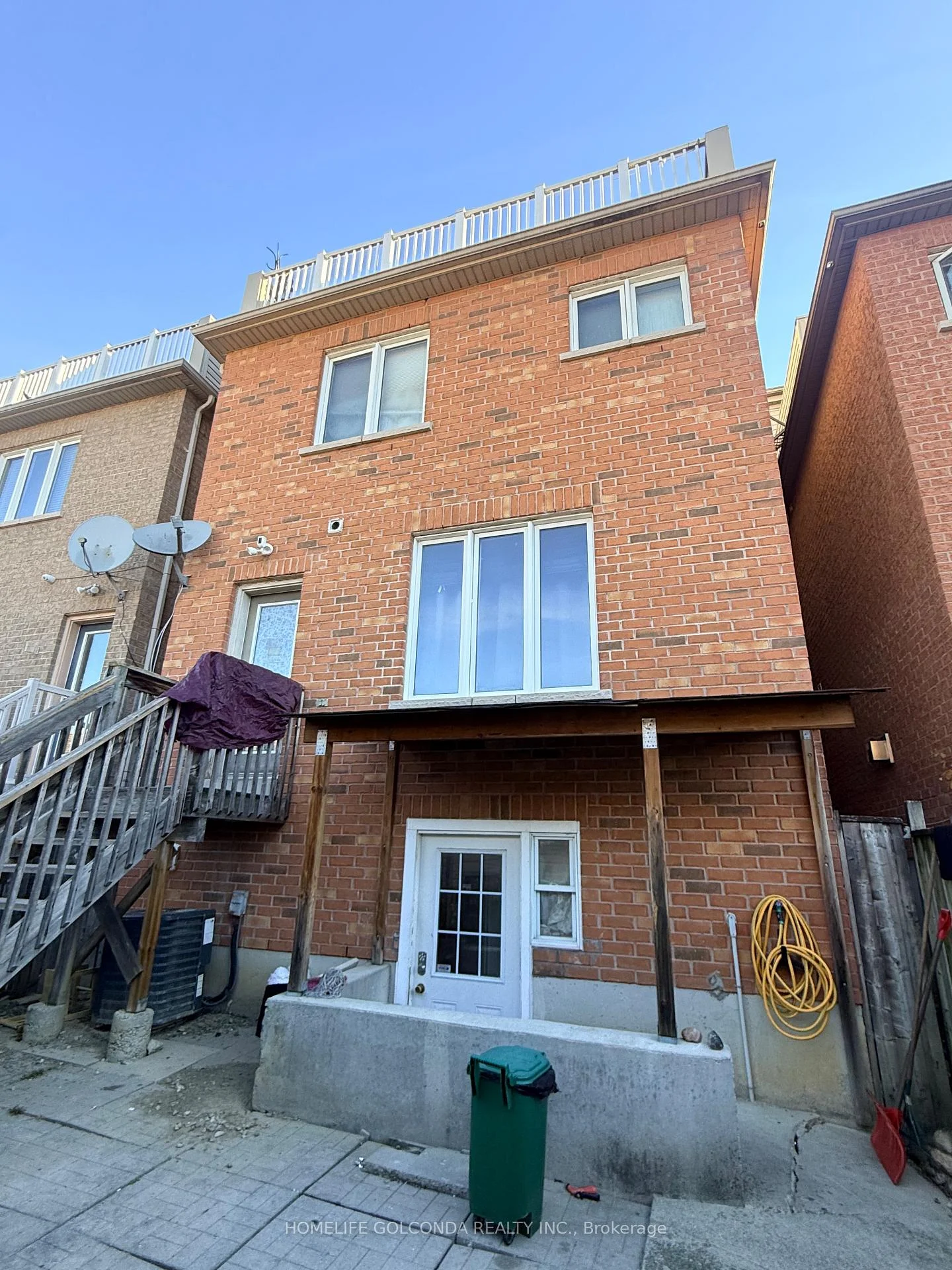 Photo 30 of 10 Aldwinckle Heights, North York, York University Heights — HOMEH